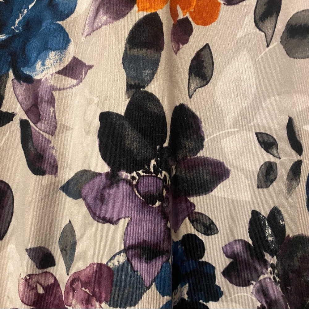 Simply Vera Floral Dress - Picture 4 of 5
